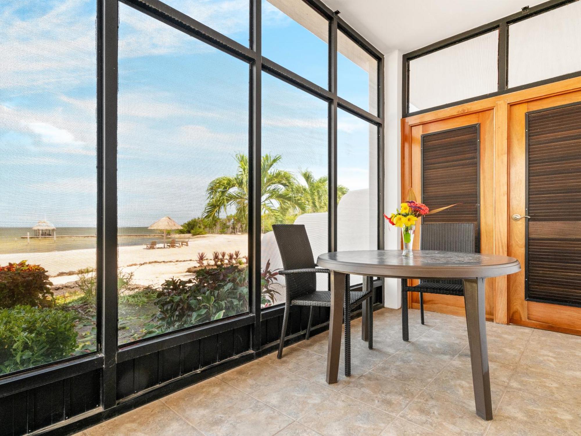 Orchid Bay Resort كوروزال الغرفة الصورة